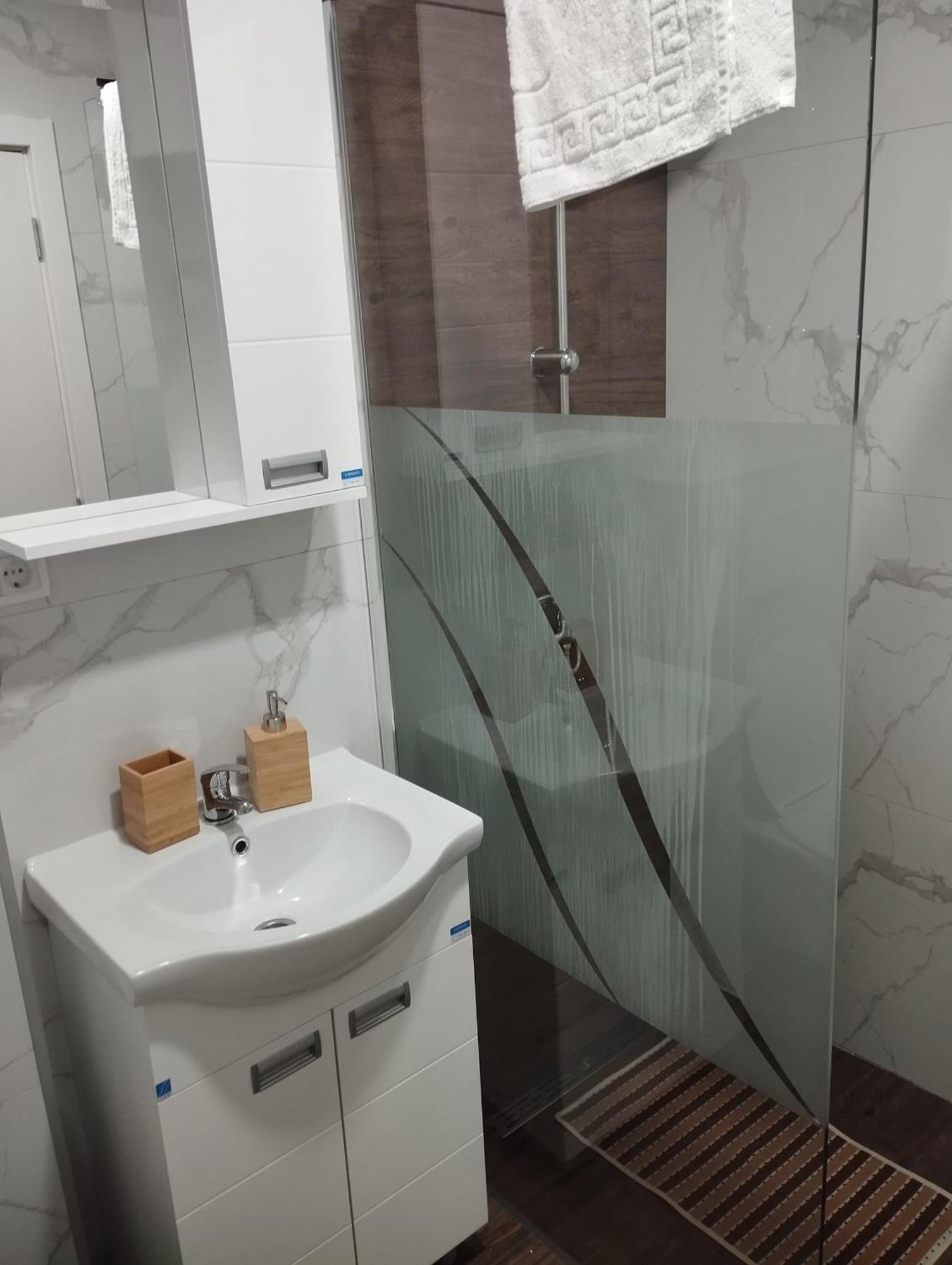 Apartment With Pool เวลิโก กราดิชเต ภายนอก รูปภาพ