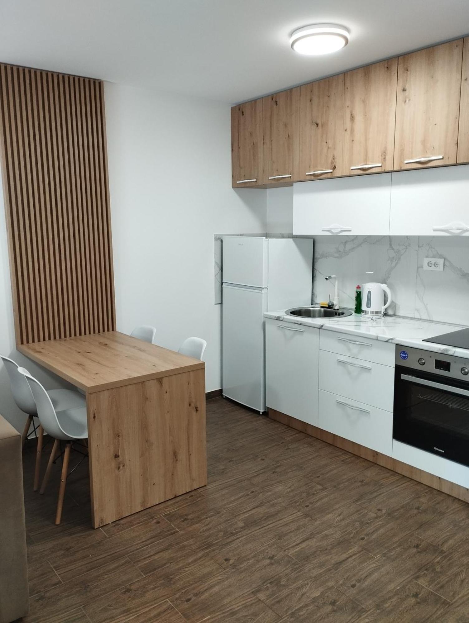 Apartment With Pool เวลิโก กราดิชเต ภายนอก รูปภาพ