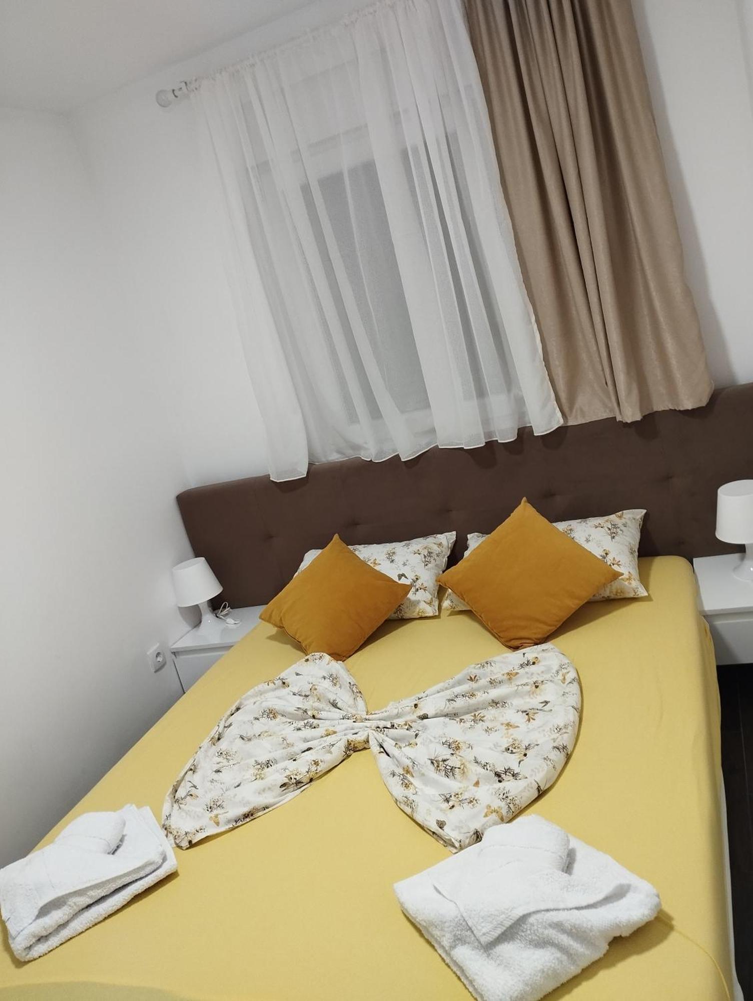 Apartment With Pool เวลิโก กราดิชเต ภายนอก รูปภาพ